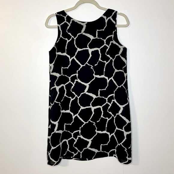 Guss & Max Black White Sleeveless Animal Print Shift Dress Sz M - Picture 8 of 9